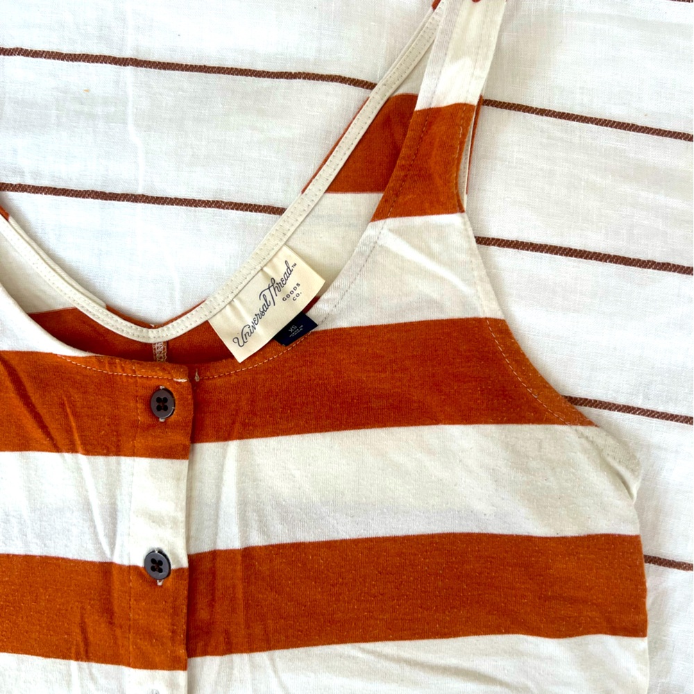 Universal Thread button-down tank